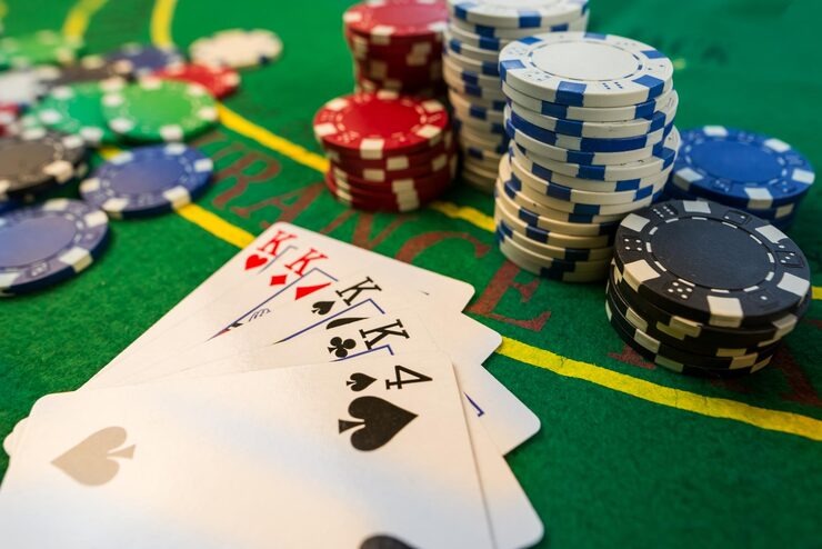 Evolution Gaming live dealer studio with multi-camera setup streamed to gtatoto mobile player